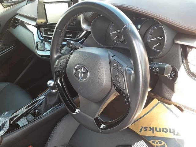 TOYOTA C-HR 2018