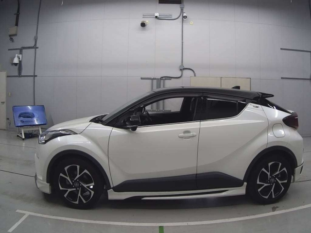 TOYOTA C-HR 2018