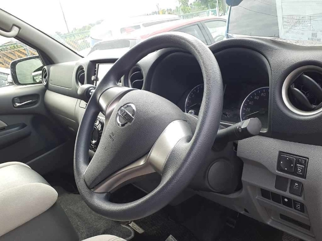NISSAN CARAVAN 2019