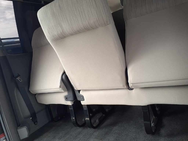 NISSAN CARAVAN 2019