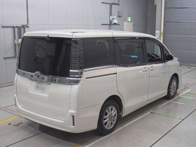 TOYOTA VOXY 2017