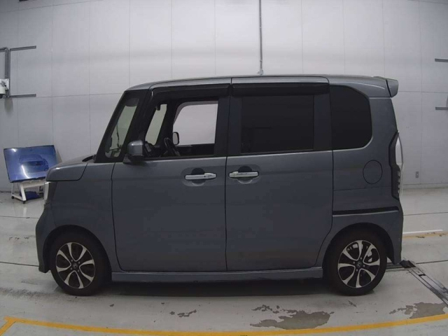 HONDA N BOX 2018
