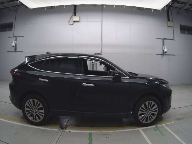 TOYOTA HARRIER 2022