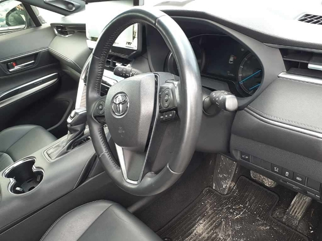 TOYOTA HARRIER 2022
