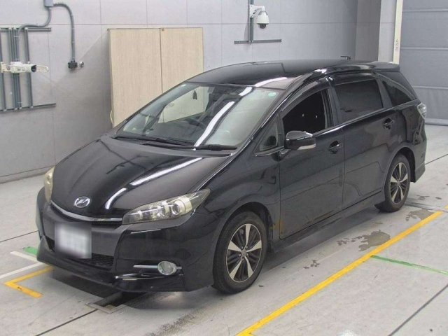 TOYOTA WISH 2013