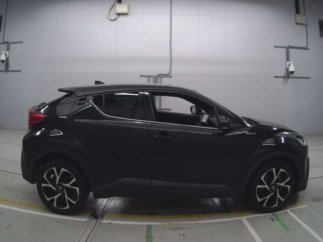TOYOTA C-HR 2017
