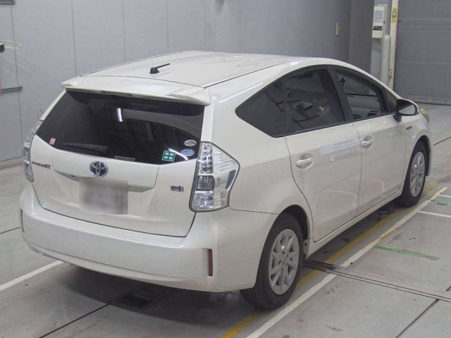 TOYOTA PRIUS ALPHA 2012