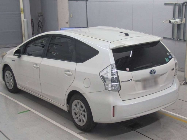 TOYOTA PRIUS ALPHA 2012