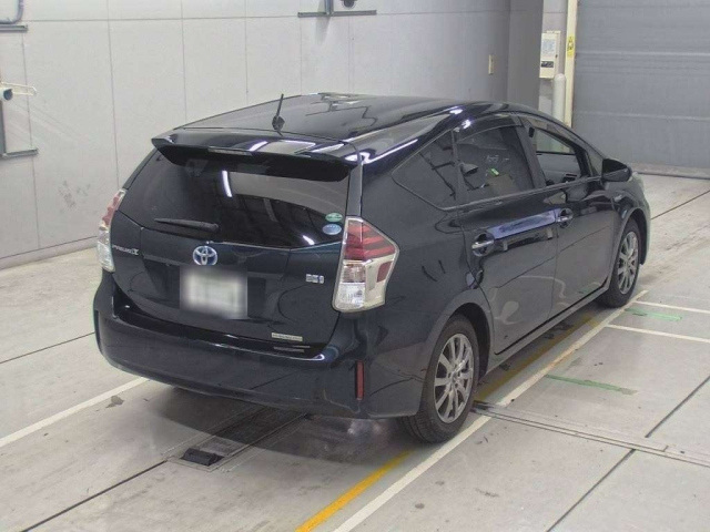 TOYOTA PRIUS ALPHA 2017