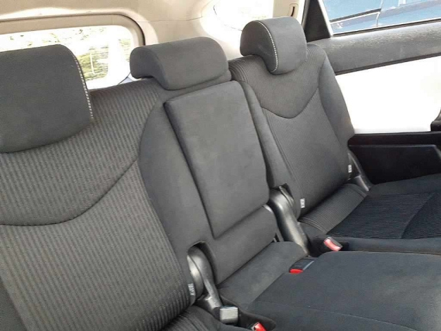 TOYOTA PRIUS ALPHA 2017
