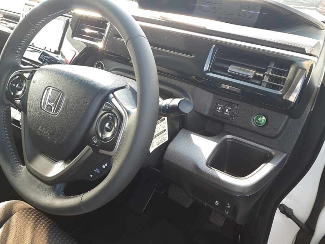 HONDA STEP WAGON 2018