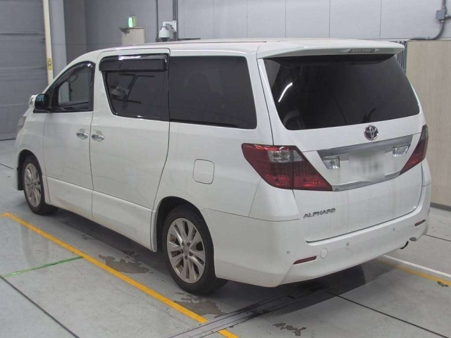 TOYOTA ALPHARD 2010
