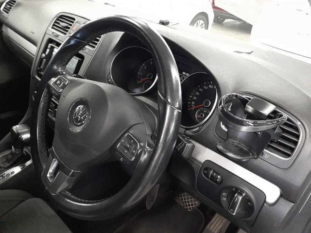 VOLKSWAGEN GOLF 2009