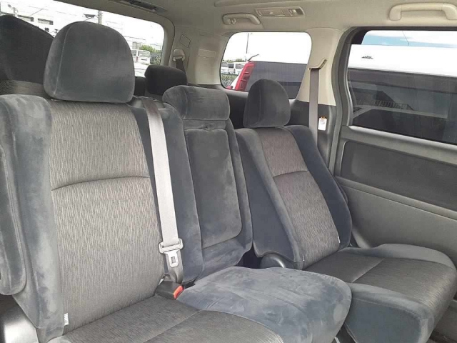 TOYOTA ALPHARD 2010