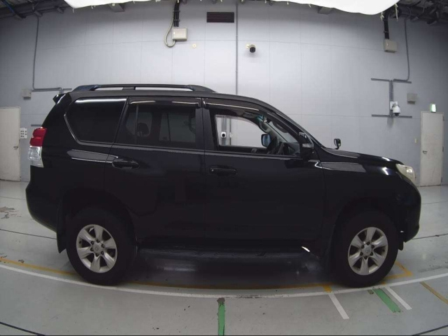 TOYOTA LAND CRUISER PRADO 2011