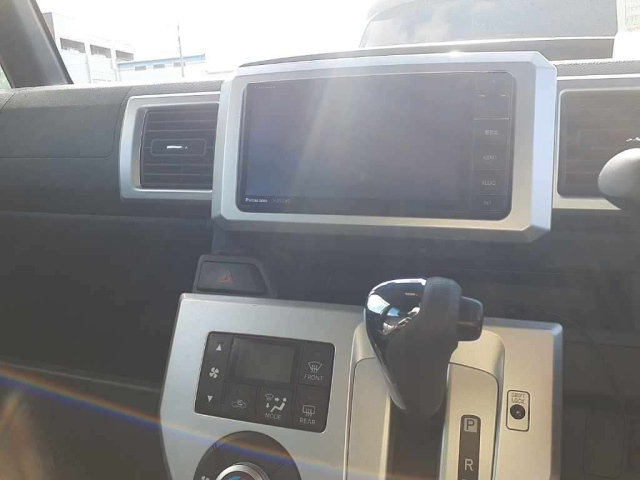 DAIHATSU WAKE 2015