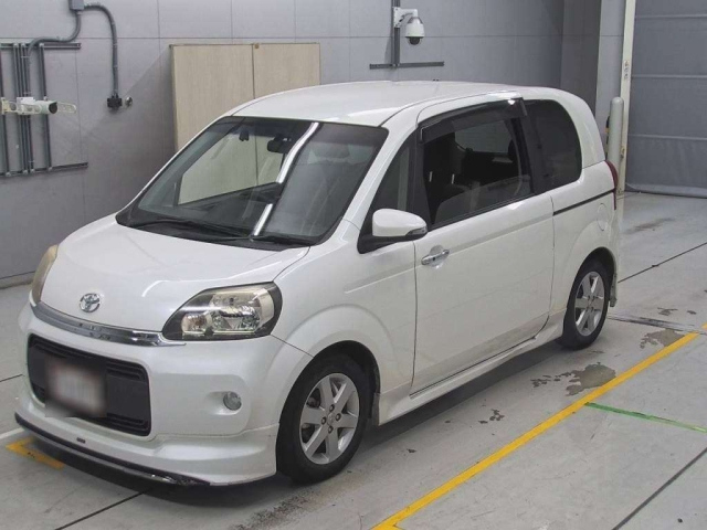 TOYOTA PORTE 2014