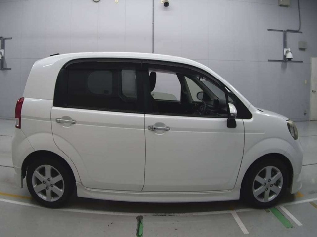 TOYOTA PORTE 2014