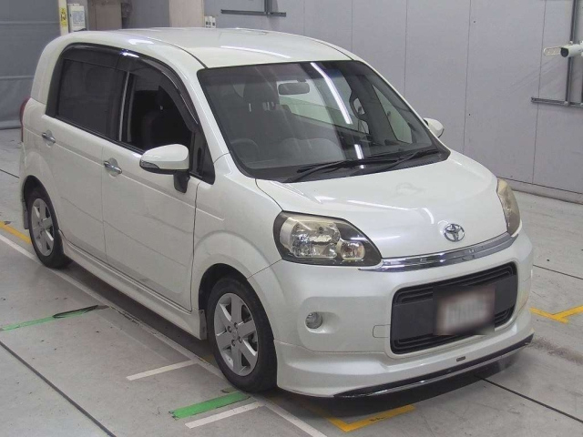 TOYOTA PORTE 2014