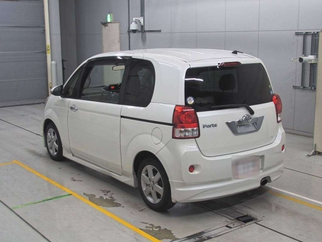 TOYOTA PORTE 2014