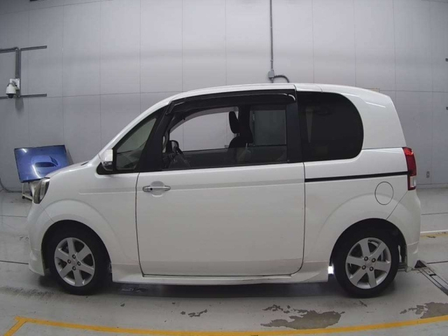 TOYOTA PORTE 2014