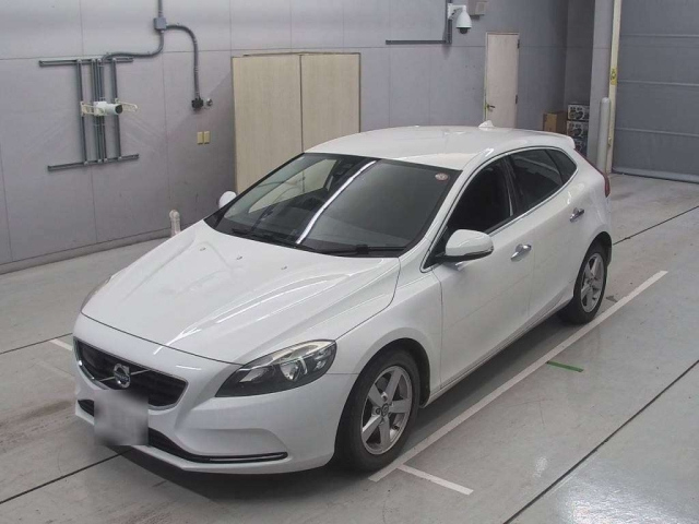 VOLVO V40 2014
