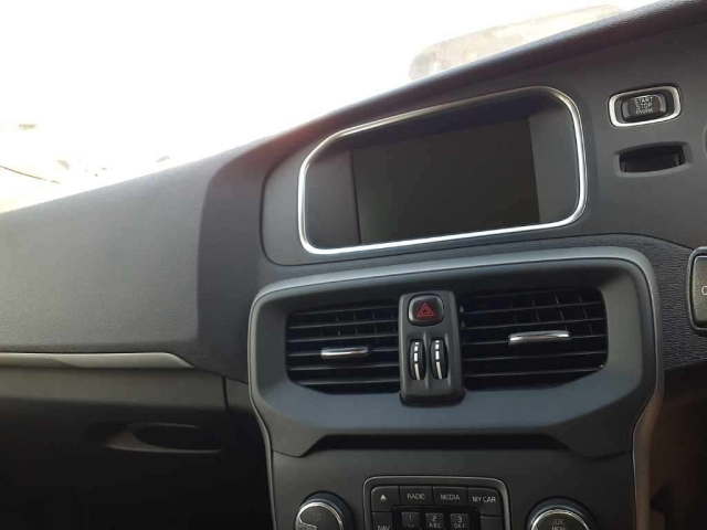 VOLVO V40 2014