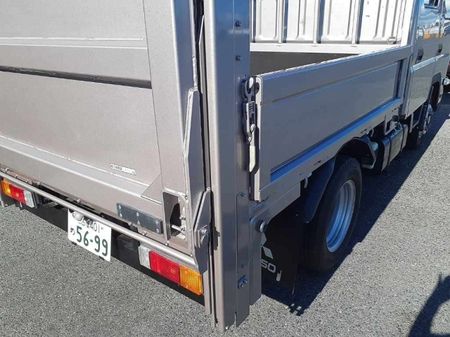 MITSUBISHI CANTER 2021