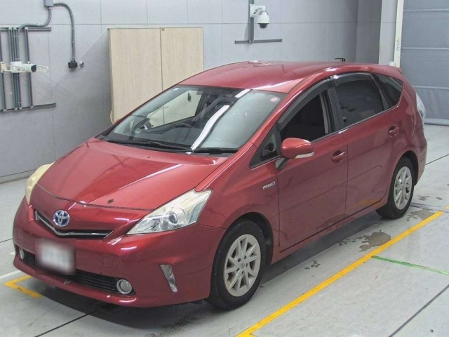 TOYOTA PRIUS ALPHA 2012