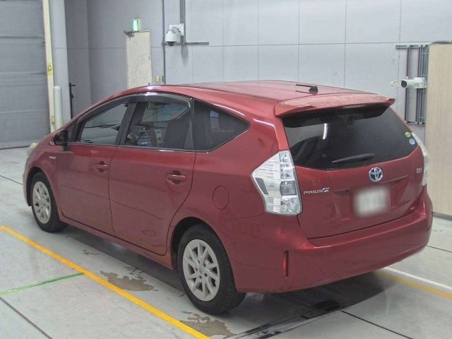 TOYOTA PRIUS ALPHA 2012