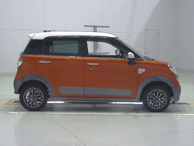 DAIHATSU CAST 2015