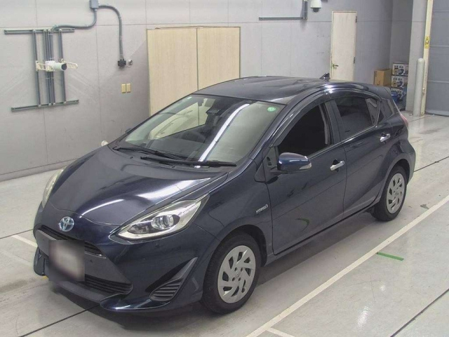 TOYOTA AQUA 2018