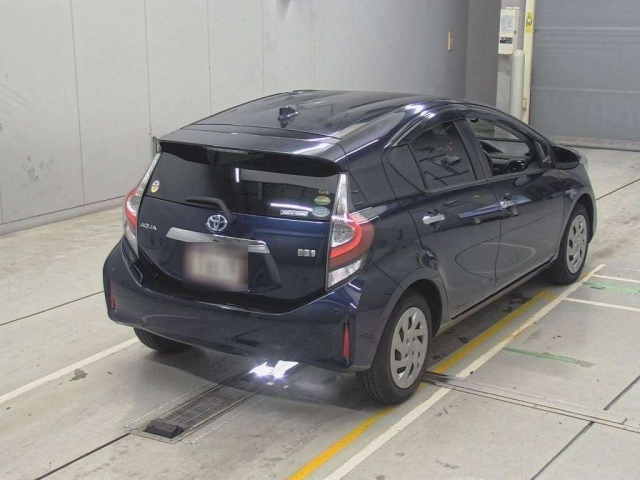 TOYOTA AQUA 2018