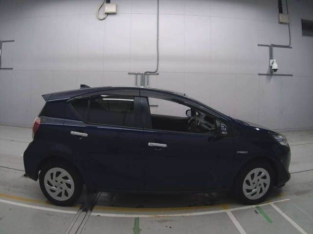 TOYOTA AQUA 2018