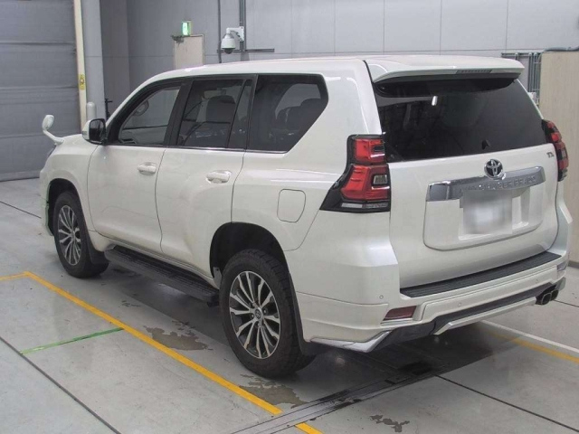 TOYOTA LAND CRUISER PRADO 2019
