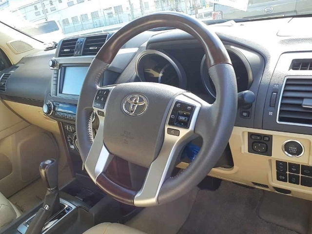 TOYOTA LAND CRUISER PRADO 2015