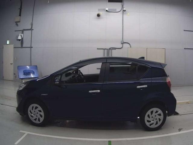 TOYOTA AQUA 2018