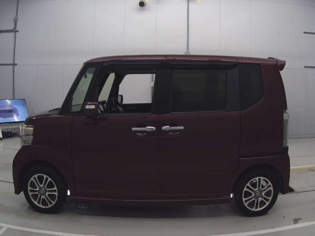 HONDA N BOX 2016