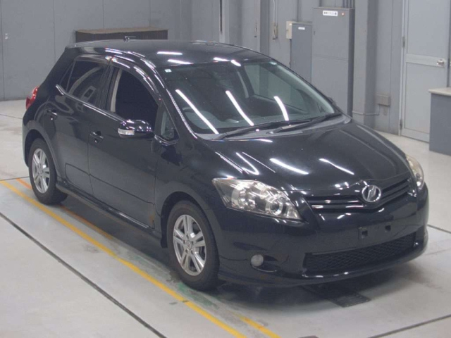 TOYOTA AURIS 2011