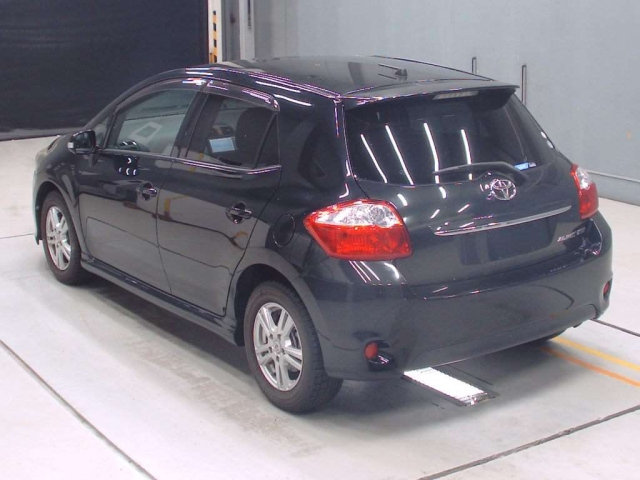 TOYOTA AURIS 2011