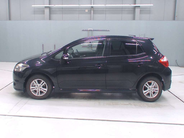 TOYOTA AURIS 2011