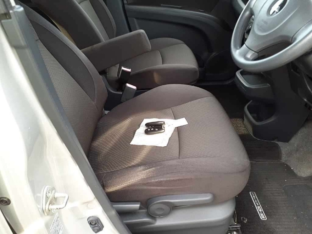 MITSUBISHI DELICA D2 2011