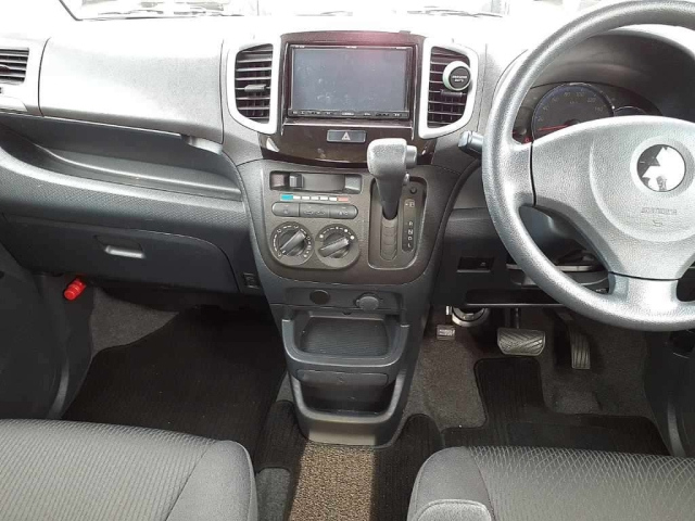MITSUBISHI DELICA D2 2011