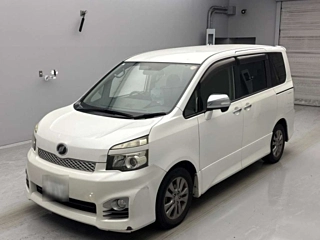 TOYOTA VOXY 2011