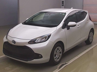 TOYOTA AQUA 2021