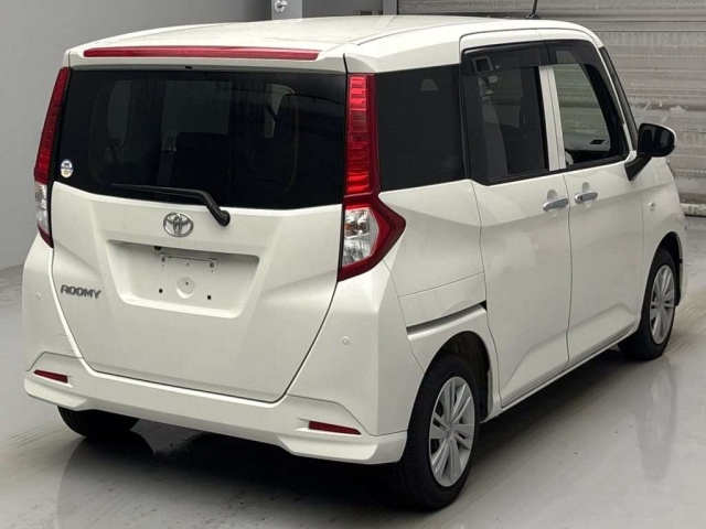 TOYOTA ROOMY 2021