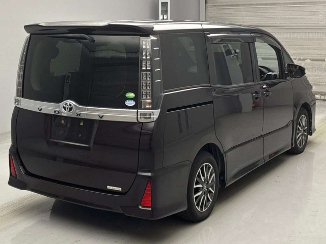 TOYOTA VOXY 2014