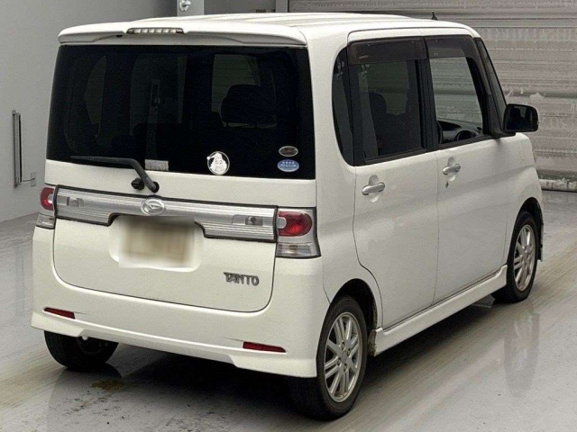 DAIHATSU TANTO 2010