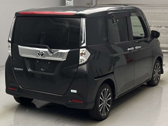 TOYOTA ROOMY 2023