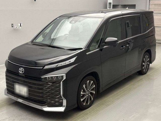 TOYOTA VOXY 2024